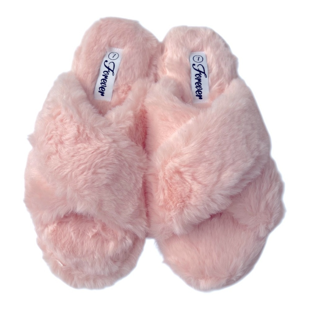 086 Women's Pink Fuzzy Slippers